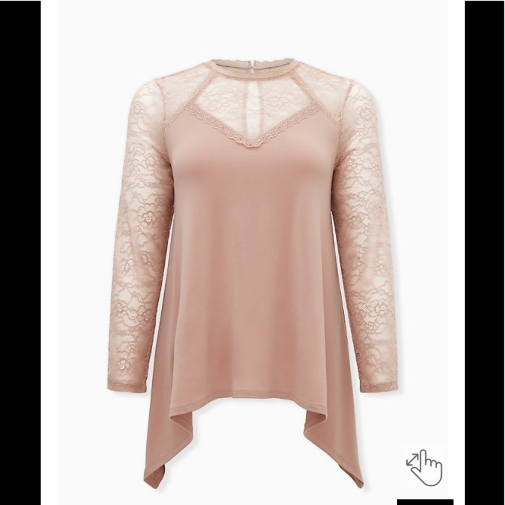 9.TORRID TAUPE CREPE AND LACE SHARKBITE TOP - Picture 2 of 16